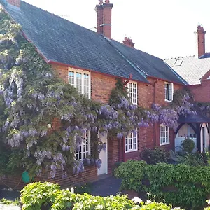 Bed & Breakfast Cotton Farm, Chester
